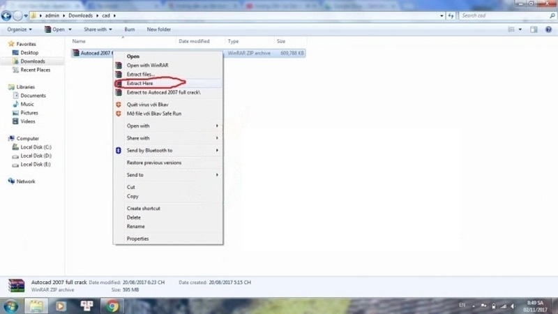 Tải Autocad 2007, giải nén file bằng "Extract Here" và chờ hoàn tất